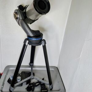 High-Performance Gray Telescope with Tripod